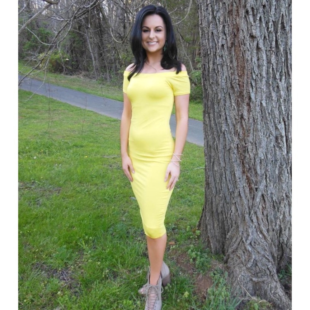Spring Sale 🌸 Yellow Off The Shoulder Dress